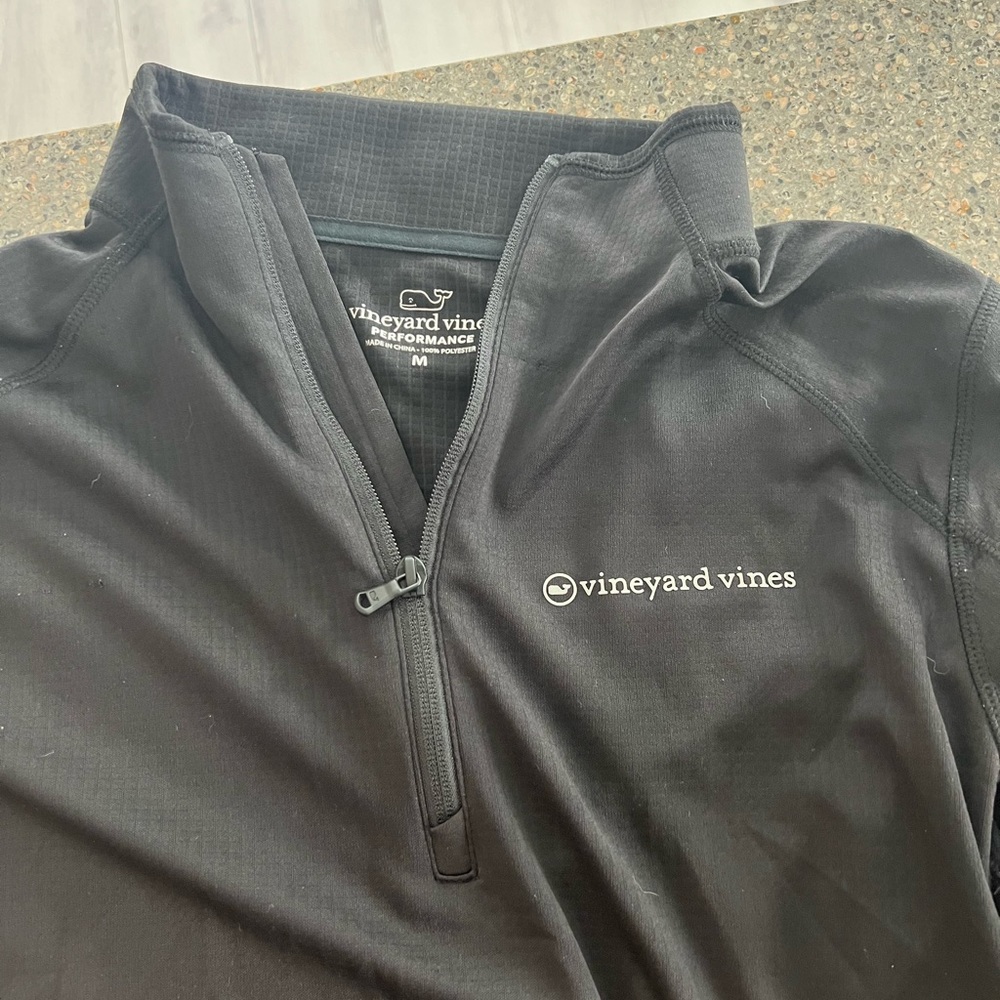 Men’s Vineyard Vines Pullover - performance